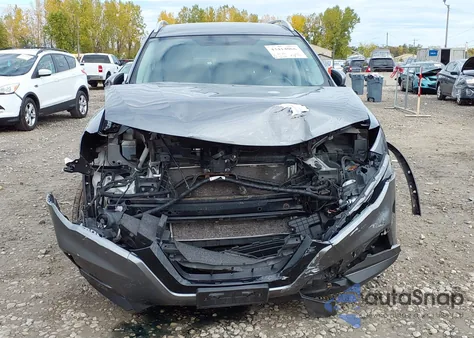 2017 Nissan Rogue Sv z USA, uszkodzony, nr VIN KNMAT2MVXHP584391